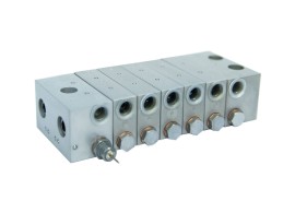 2.2V.07-C045 - Распределитель последовательной смазки (серия DPX), визуальный индикатор, 45 мм3/цикл, 7 секций (14 выходов), вход G1/8", выходы М10х1 - 2.2V.07-C045 - Распределитель последовательной смазки (серия DPX), визуальный индикатор, 45 мм3/цикл, 7 секций (14 выходов), вход G1/8", выходы М10х1